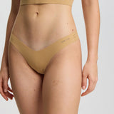 ISETTA BONDED COMFORT V-THONG TAN FRONT CLOSE UP