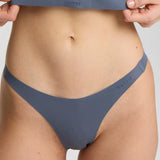 ISETTA BONDED COMFORT THONG GRAPHITE GRAY CLOSE UP