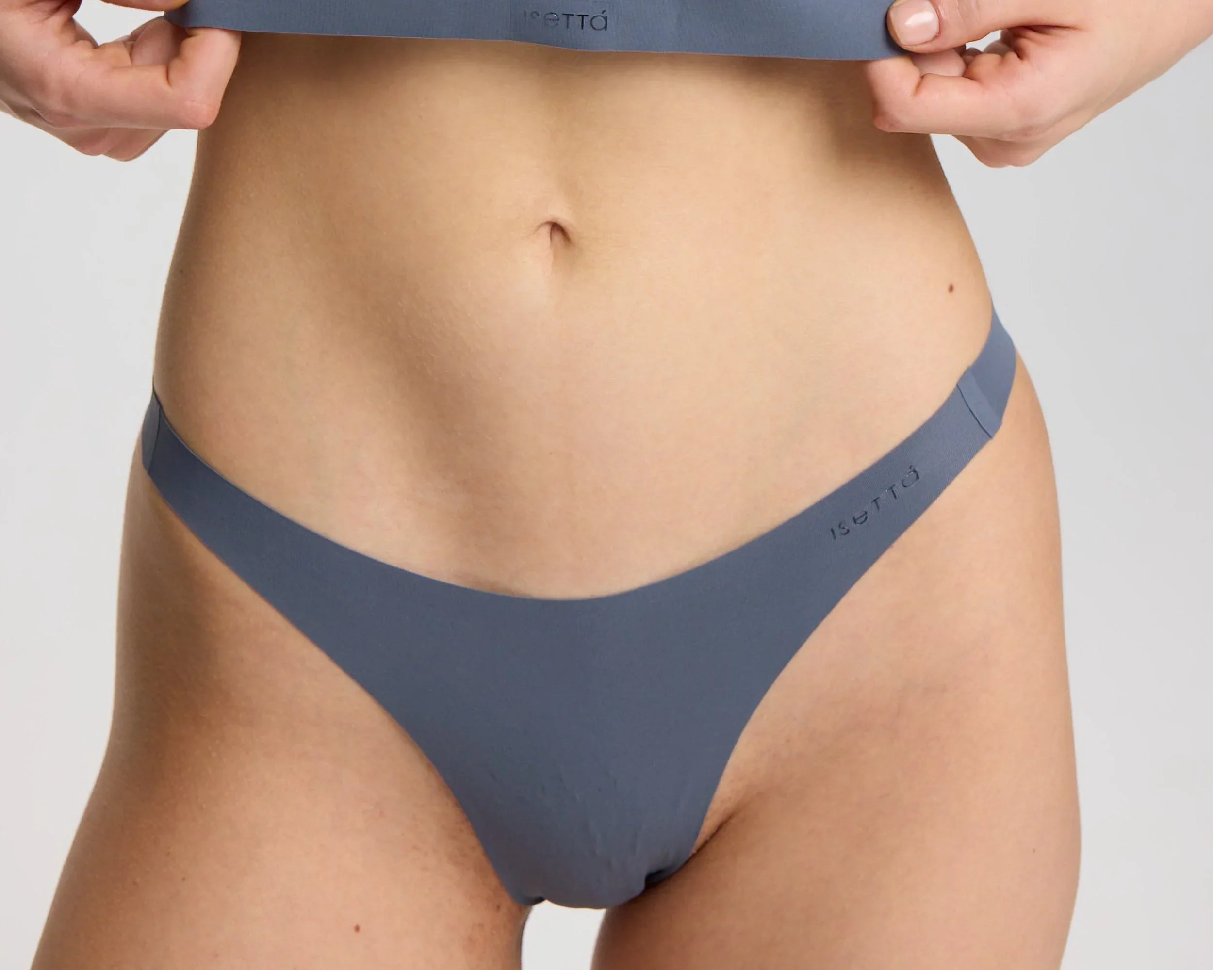 ISETTA BONDED COMFORT THONG GRAPHITE GRAY CLOSE UP