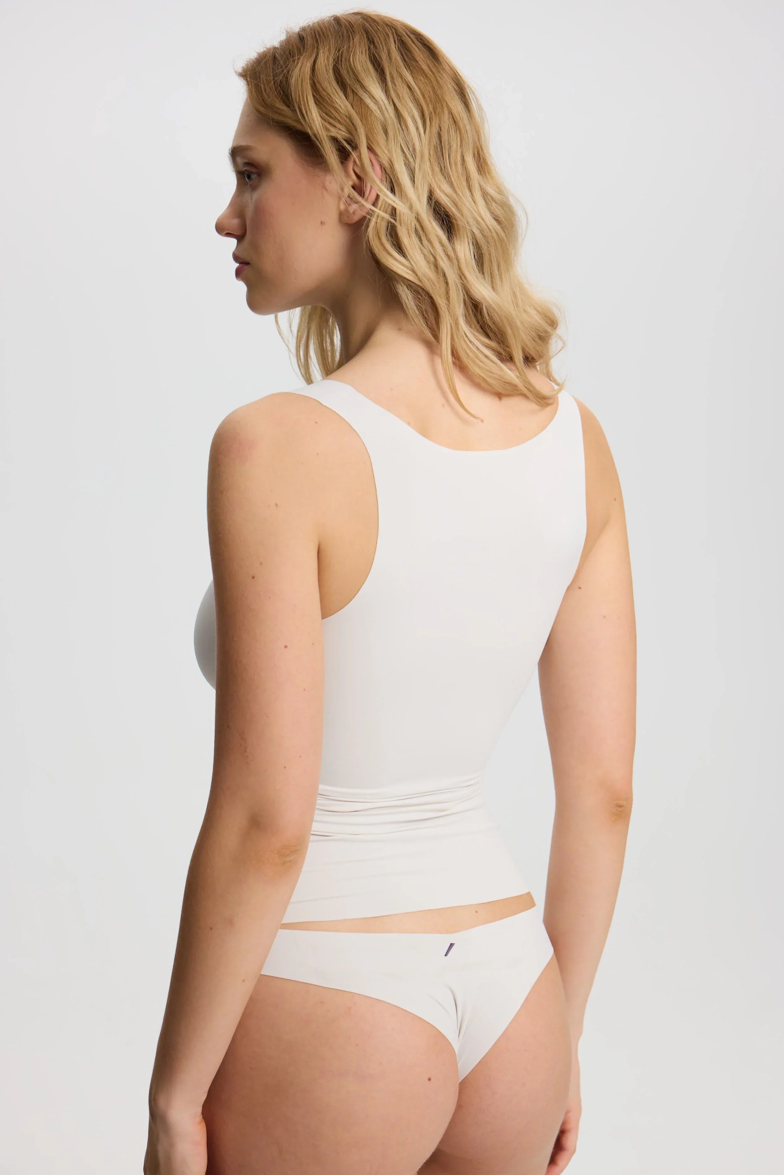 ISETTA BONDED COMFORT RIB TANK WHITE STONE BACK SİDE