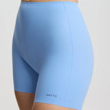 ISETTA PERFORMANCE SHORT LIGHT BLUE CLOSE UP