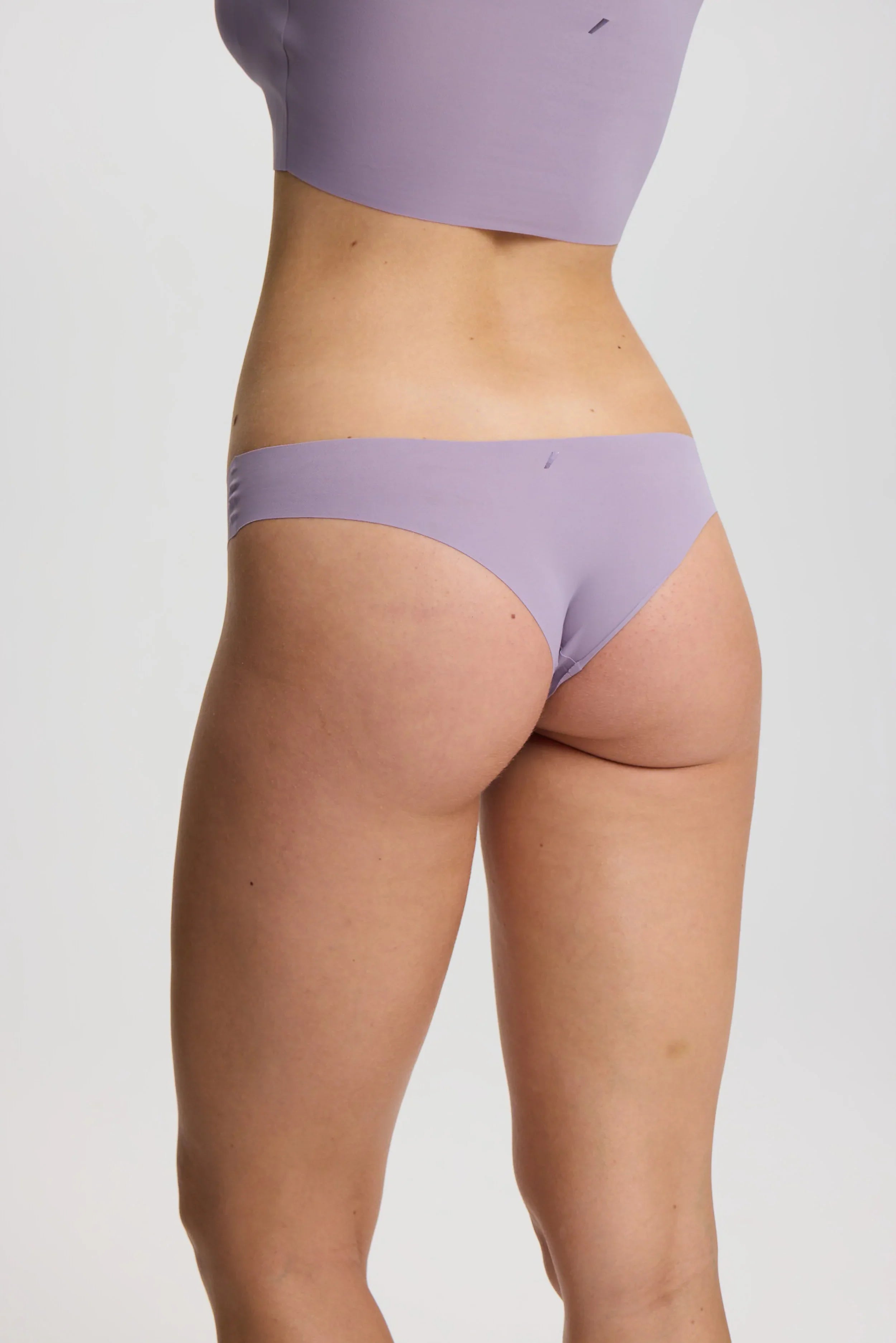 ISETTA BONDED COMFORT BRASILIAN PURPLE BACK CLOSE UP