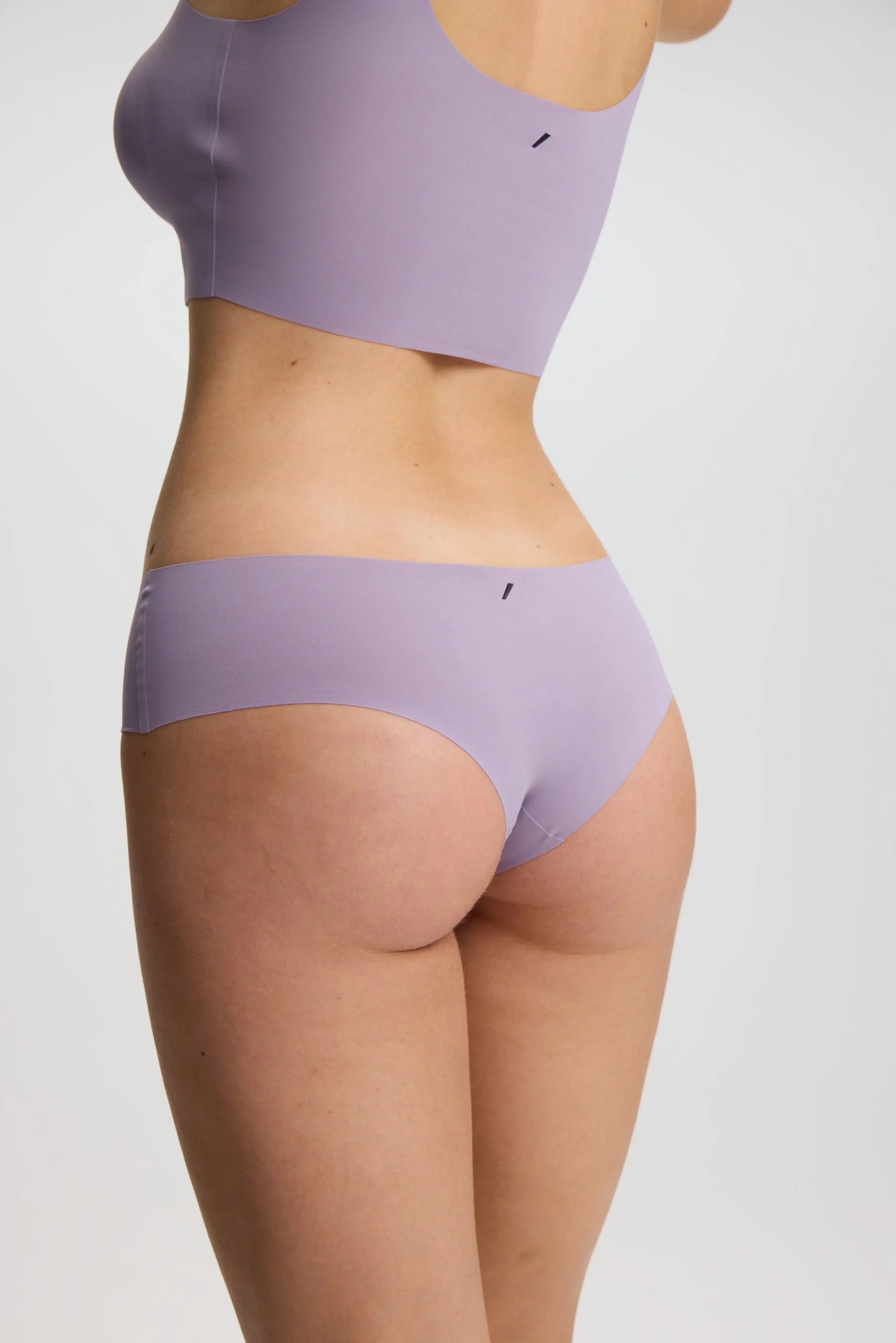 ISETTA BONDED COMFORT HIPSTER PURPLE BACK CLOSE UP