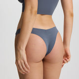ISETTA BONDED COMFORT V-THONG GRAPHITE GRAY BACK CLOSE UP