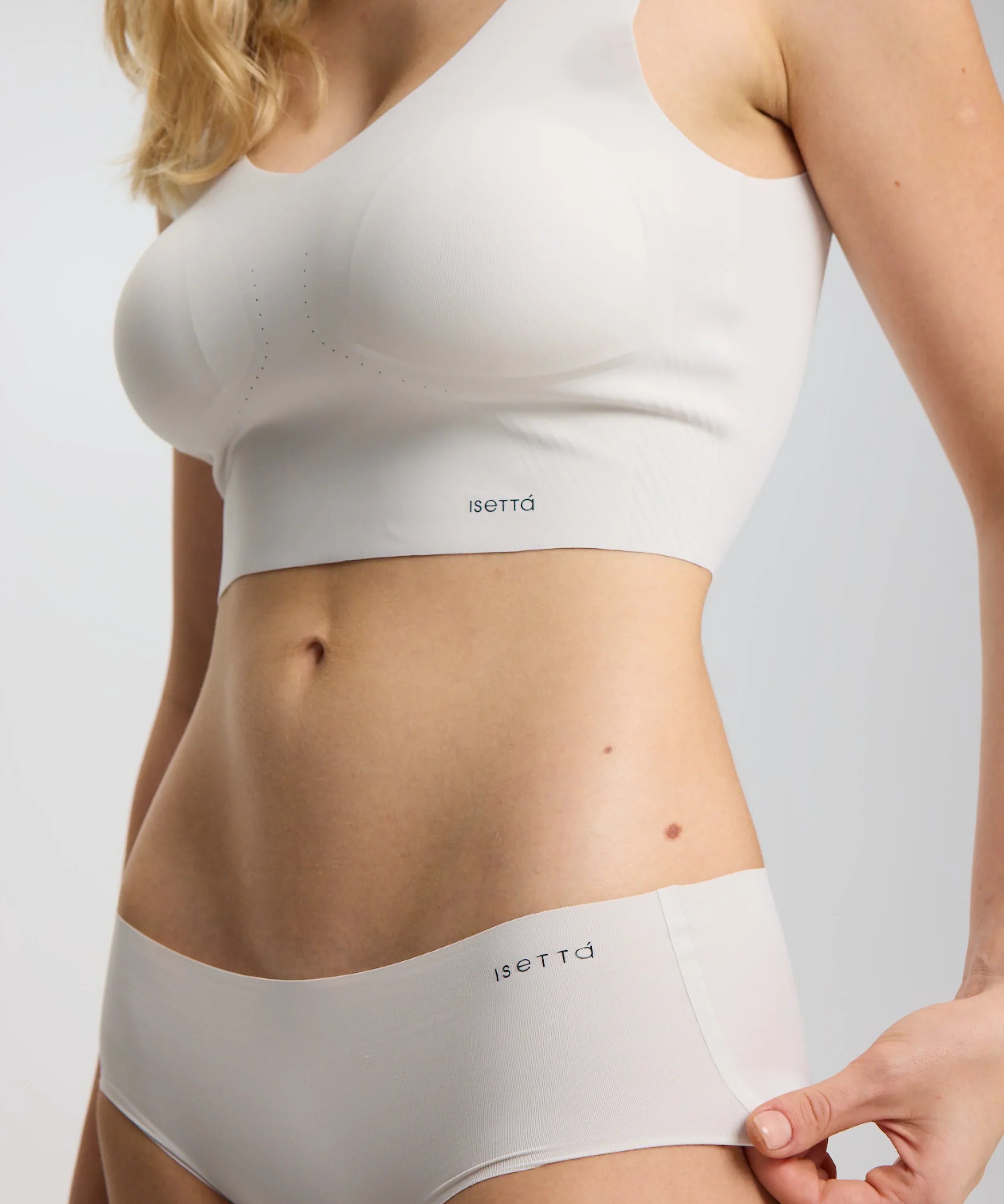 ISETTA BONDED PERFORMANCE BRA WHITE STONE CLOSE UP
